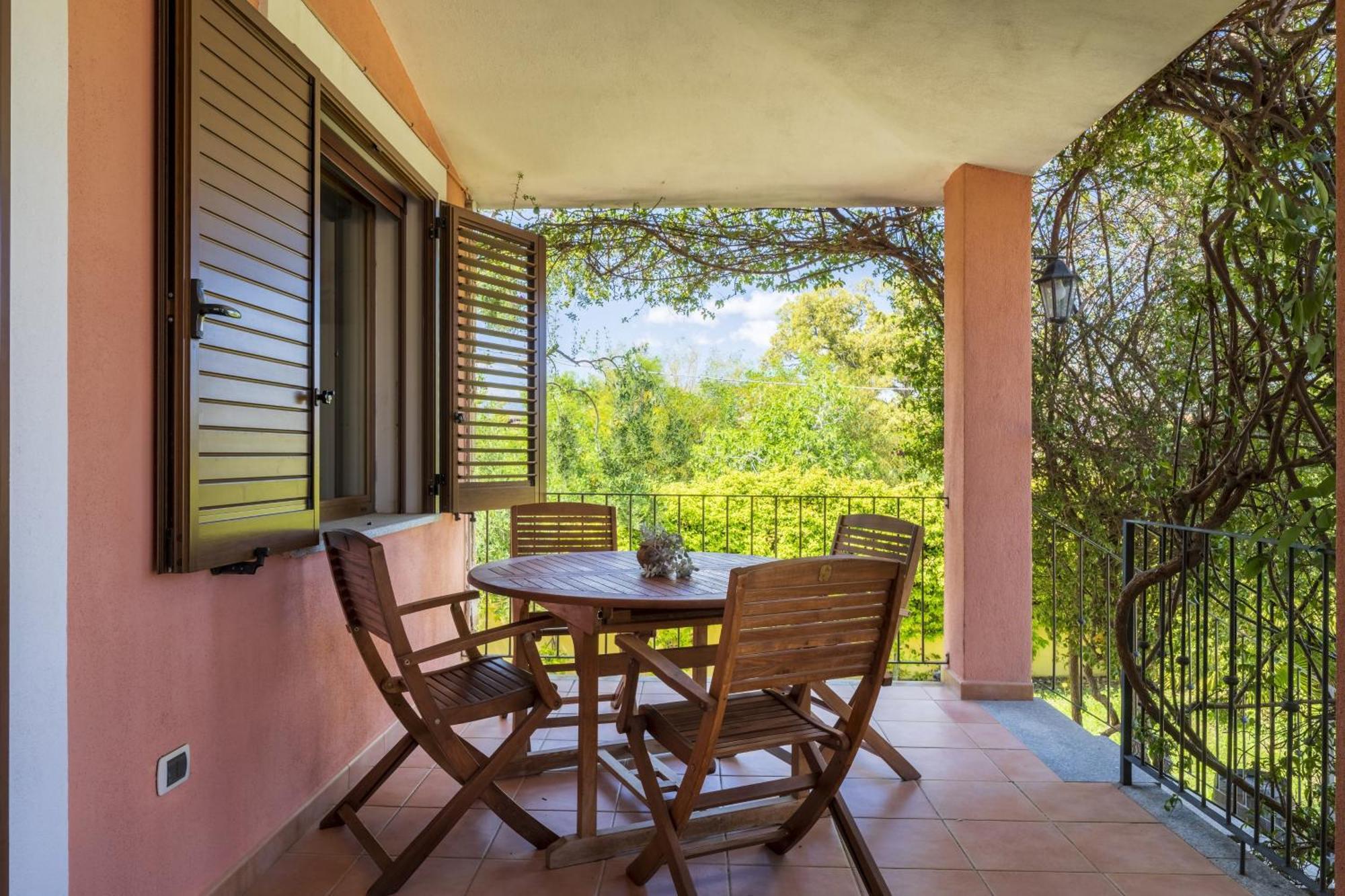 Casa Vacanze Lolivastro Àrbatax Exteriör bild